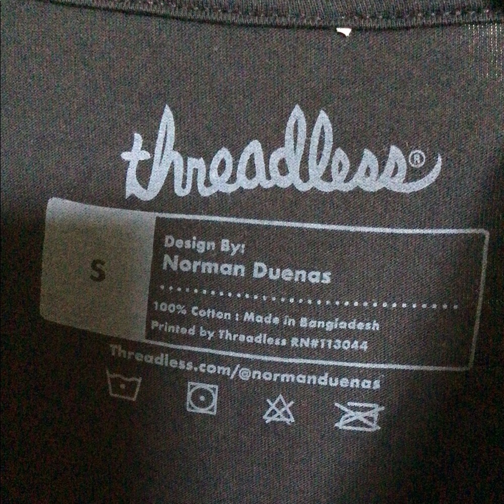 Threadless skeleton and flowers tee - Picture 3 of 3